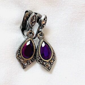 Avon 1990s Princess core Regal Clasp Purple Earrings 1.5 inches long